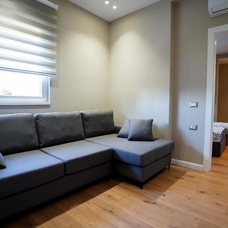 Klei'S Daily Apartment Tirana Esterno foto